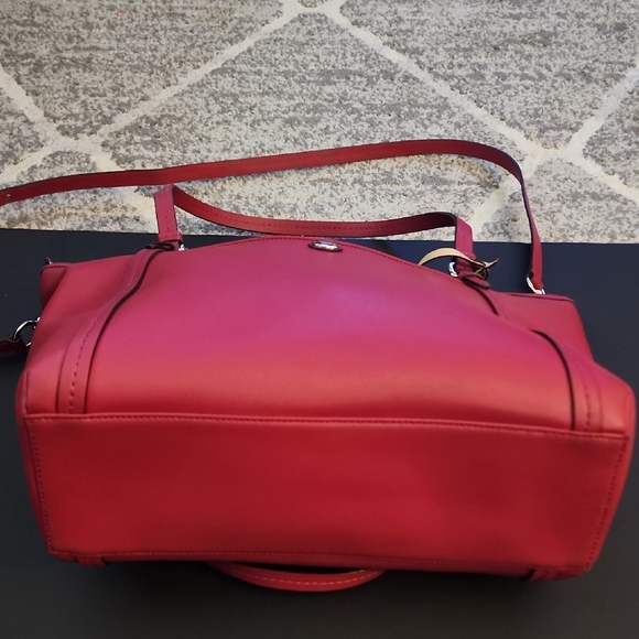 Coach Peyton Pocket Tote  Leather Shoulder Bag. - Picture 13 of 15